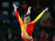 她是中國體操皇后，如今胖了70多斤，退役後當了副院長