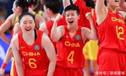 一整場的偏哨,裁判最後時刻,為何吹罰給了中國女籃罰球絕殺機會?