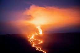 全球多座火山近期扎堆噴發，地球內部正發生什麼？原因或來自太陽